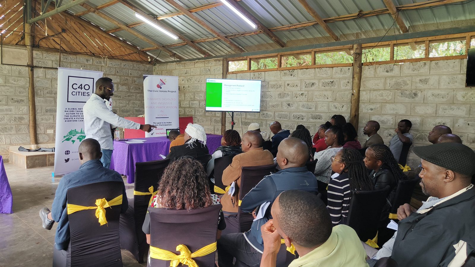 A Civic Voices facilitator presenting during a stakeholder engagement session